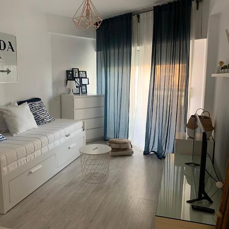Acogedor Estudio En Primera Linea De Playa Benalmádena Dış mekan fotoğraf