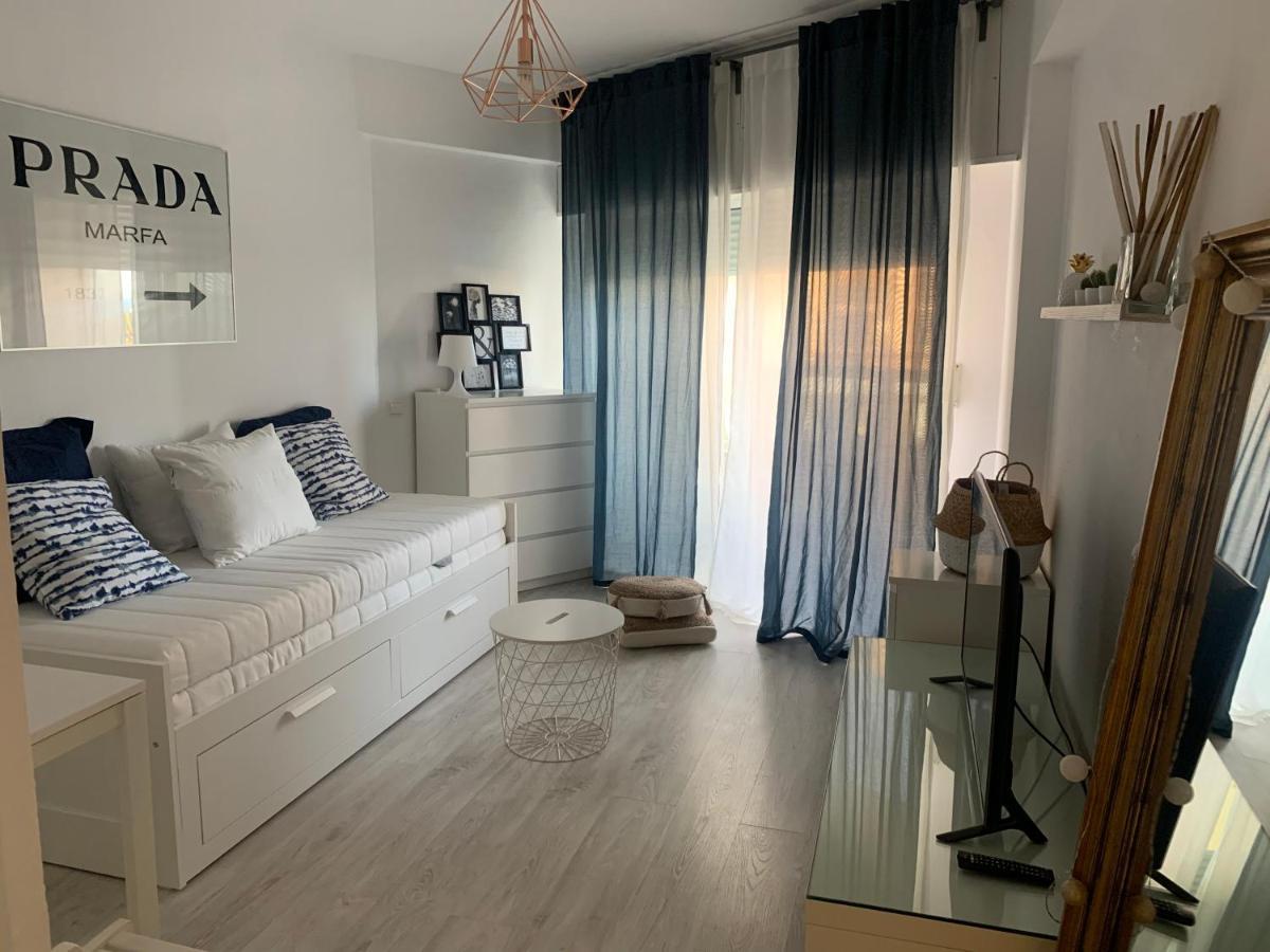 Acogedor Estudio En Primera Linea De Playa Benalmádena Dış mekan fotoğraf