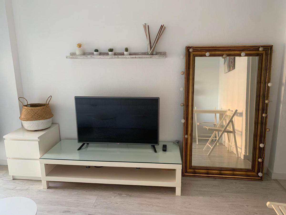 Acogedor Estudio En Primera Linea De Playa Benalmádena Dış mekan fotoğraf